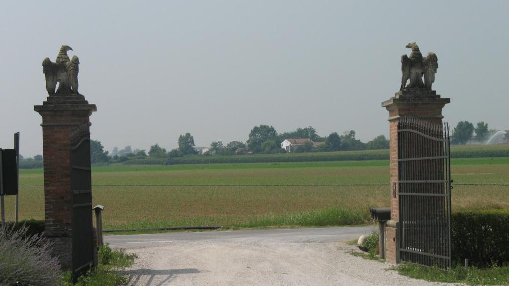 Agriturismo Corte Virgiliana Virgilio Szoba fotó